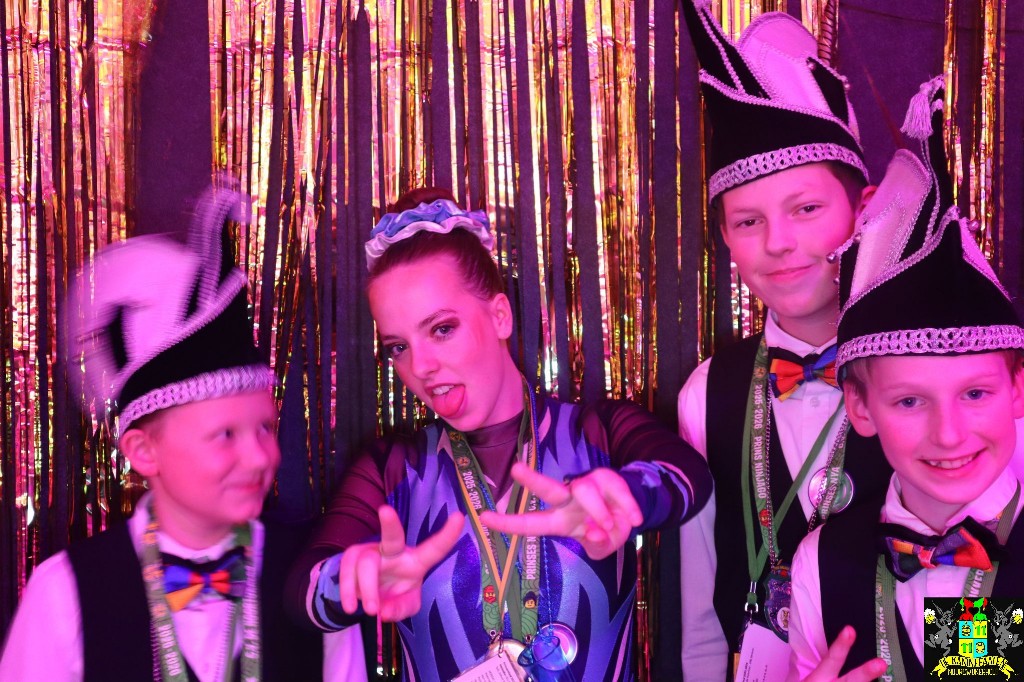 ../Images/Jeugd Opwarmbal Photobooth 352.jpg